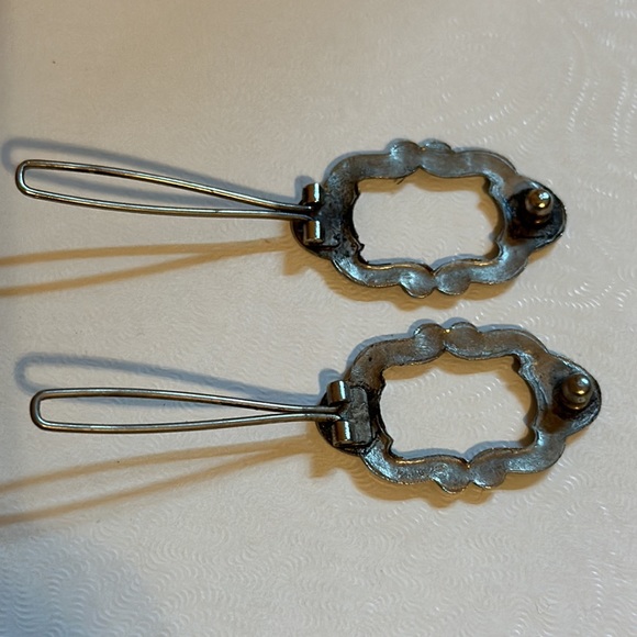 Silver tone with flowers hair barrettes - Picture 3 of 5